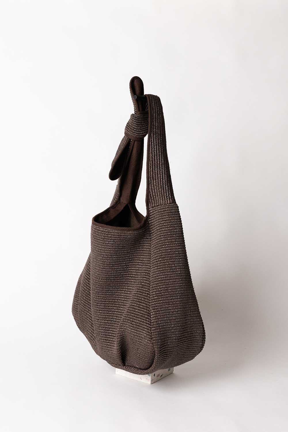 coolt, le sac nomad rafia cacao, 2024, fashion made in italy